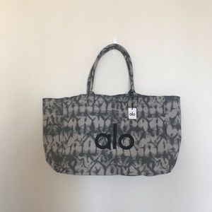 ALO YOGA Shopper Tote Bag